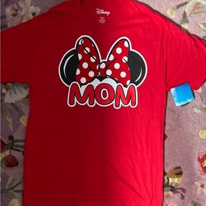 Disney Adult Minnie Mouse Mom  T-Shirt. New with tags. Size Medium Red